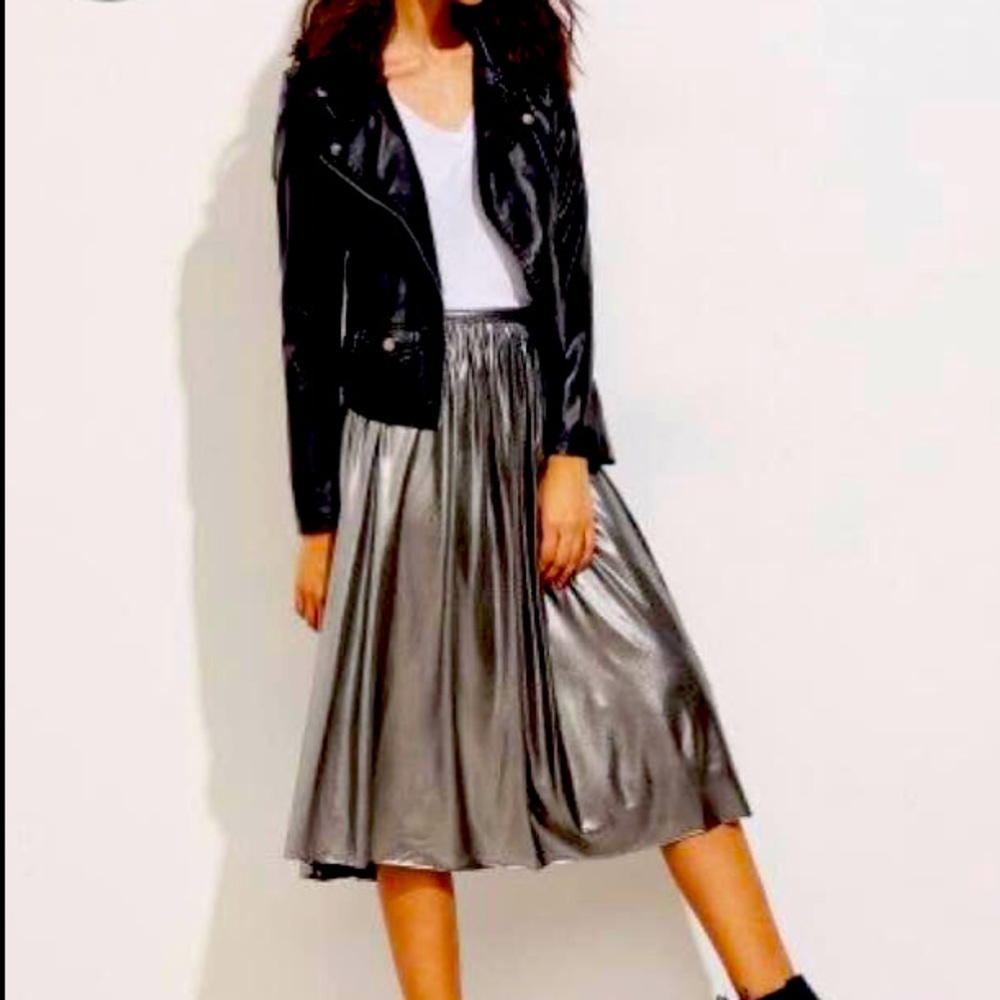 Trendy metallic skirt👽